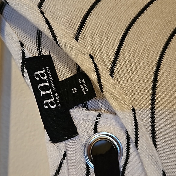 A.N.A black and white stripped short sleeve top. In EUC - Picture 2 of 4